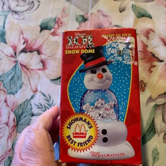 Vintage McDonald’s 101 Dalmatians Snow Dome with Red Packaging - Picture 2 of 7